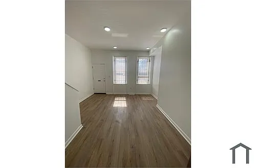 1621 W Montgomery Ave Photo 1