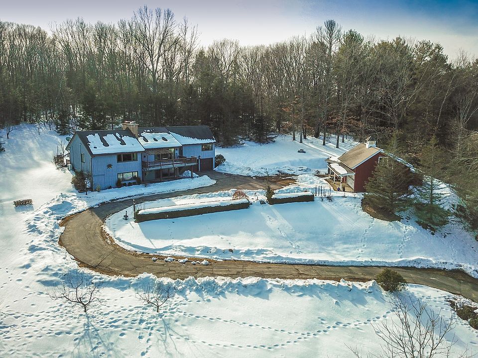 1011 Litchfield Turnpike