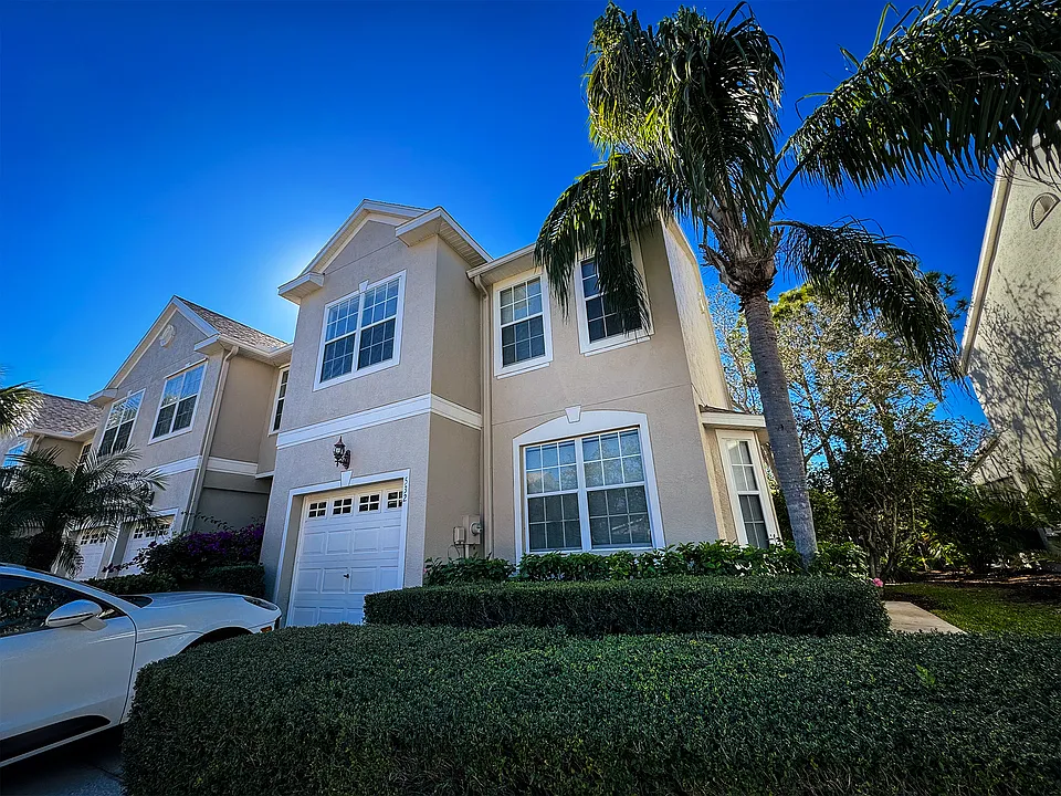 532 Black Lion Dr NE