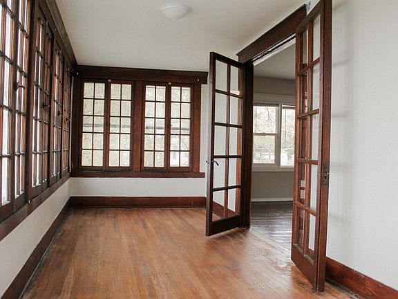 3rd image of 293 Avenue C #1/2
