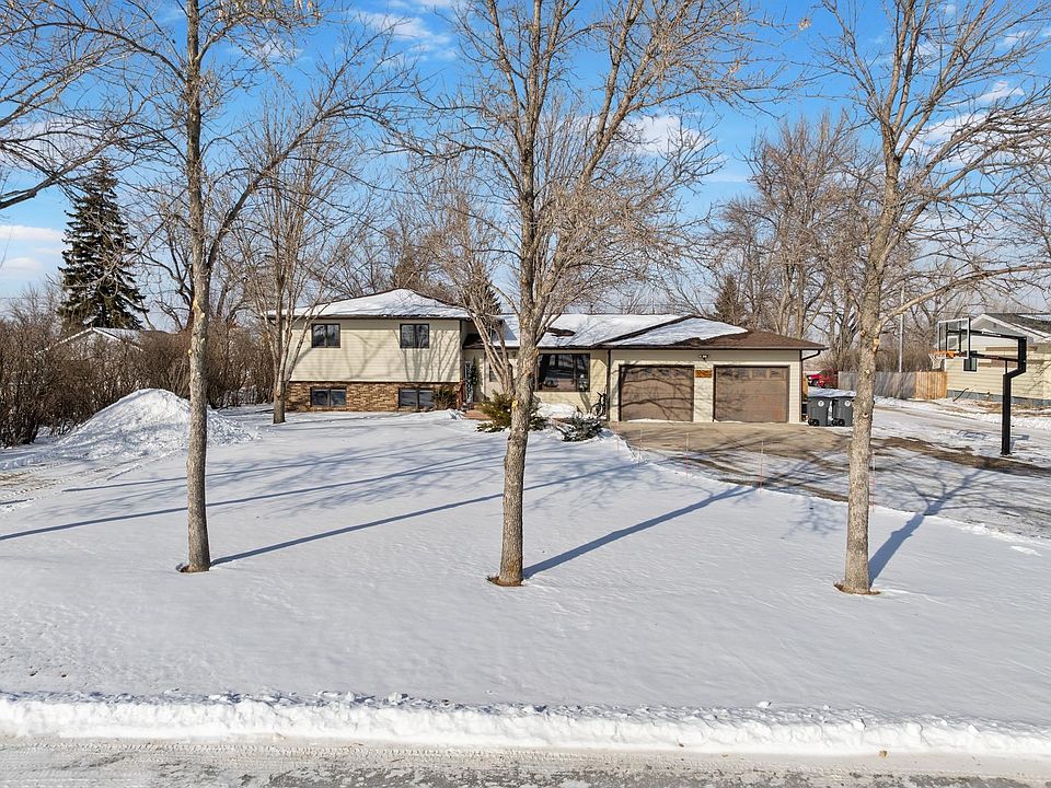 1st image of 106 SW Oakley Dr