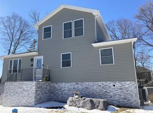 18 Radcliff Rd, Poughkeepsie, NY 12601