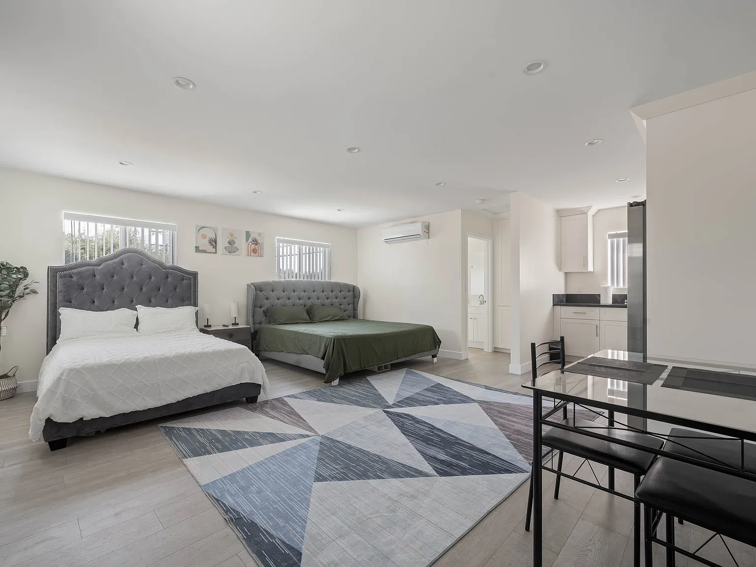 1 bed, $2,500 — Photo 1