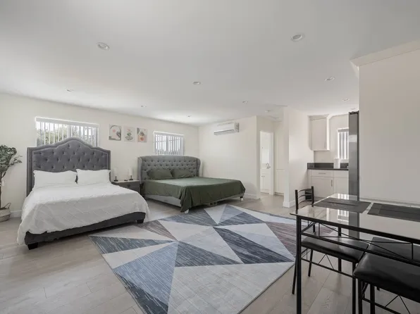 2239 N Niagara St, Burbank, CA