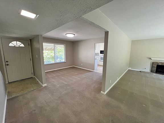 4th image of 9 Westward Dr
