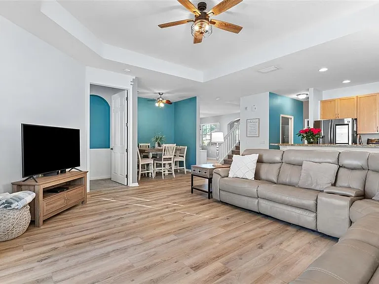 19419 Red Sky Ct — Photo 36