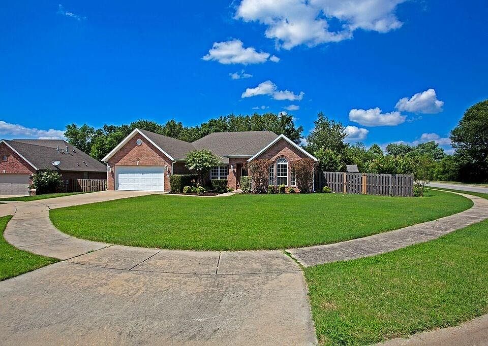 1st image of 1015 S River Meadows Dr