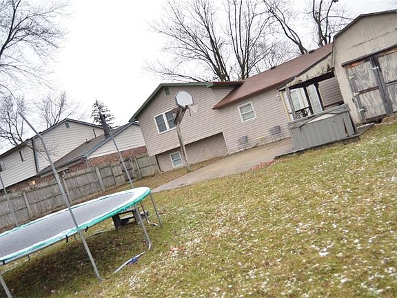 3rd image of 10323 Milford Ct
