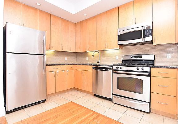 3rd image of 362 Saint Nicholas Ave APT 9B