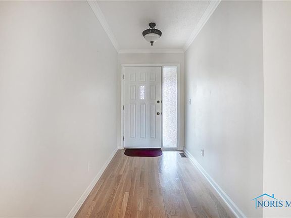 5th image of 1711 Stonehill Dr