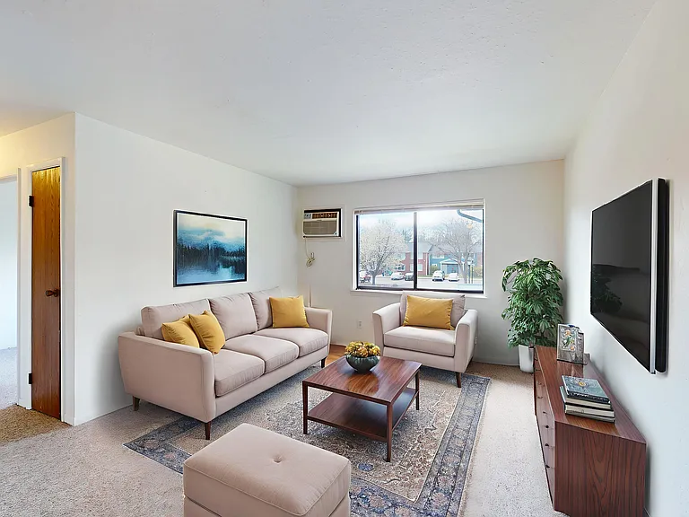 Mallard Cove Apartments — Photo 22