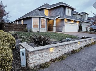 8925 SW Iowa Dr, Tualatin, OR 97062