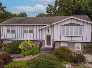 2 Pollis Dr, East Hanover, NJ 07936