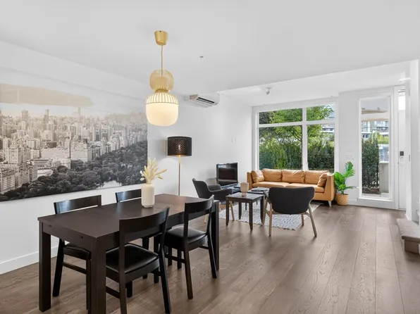 561 W 29th Ave, Vancouver, BC V5Z 0G5
