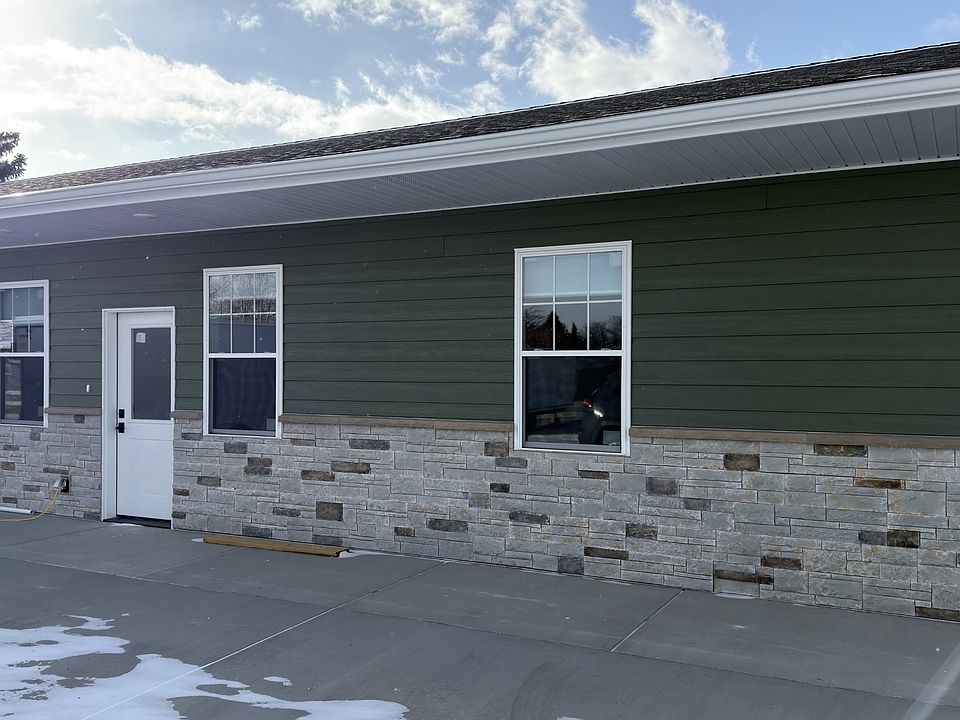 Unit B (middle unit)