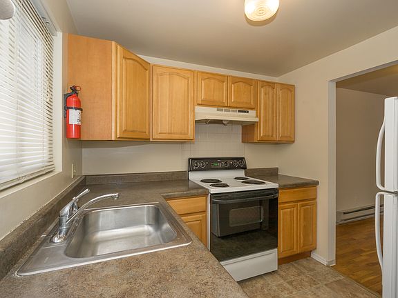 5th image of 9204 Ashworth Ave N