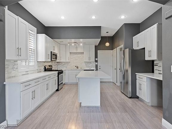 4th image of 1620 Eagle Peak Way