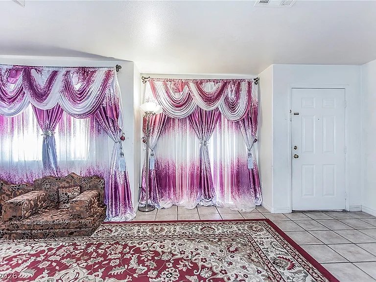 5237 Steinbrenner Ln — Photo 5