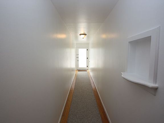 5th image of 233 Connecticut St