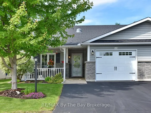 12 New York Ave, Wasaga Beach, ON L9Z 3A8