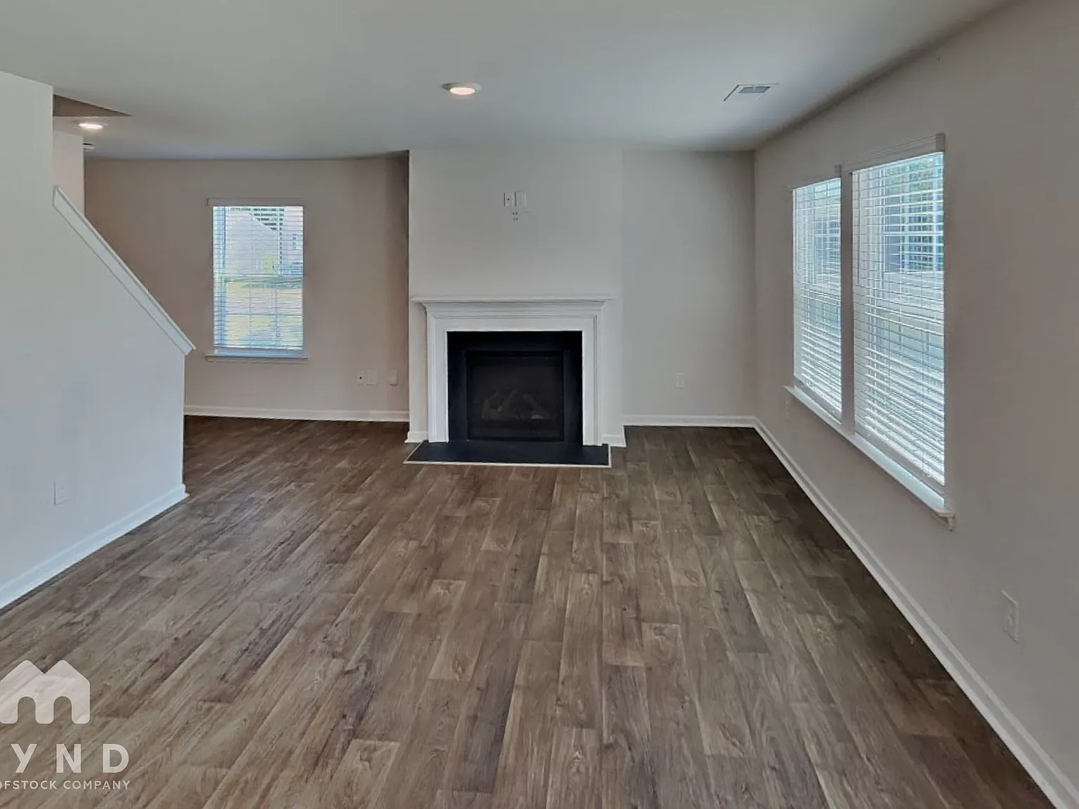 4 bed, 2.5 bath, 1613 sqft, $2,025 — Photo 2