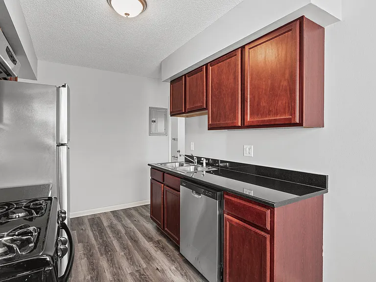 2720 Rosalyn Ct #202 — Photo 7