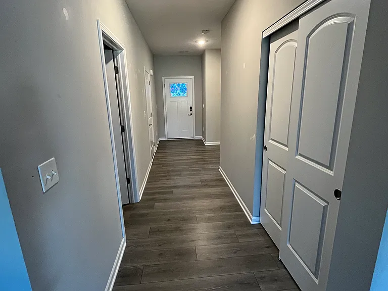 514 Curry Dr — Photo 2