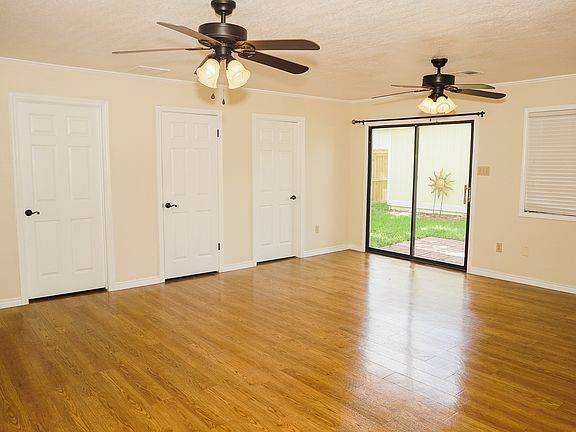 2nd image of 839 Utopia Ln