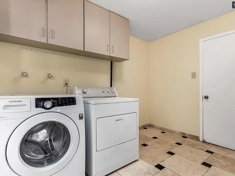4403 S Terrace Rd — Photo 10