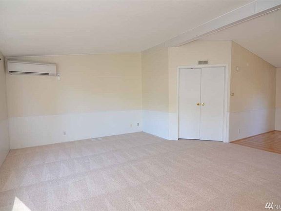 3rd image of 185 Tahuyeh Dr NW