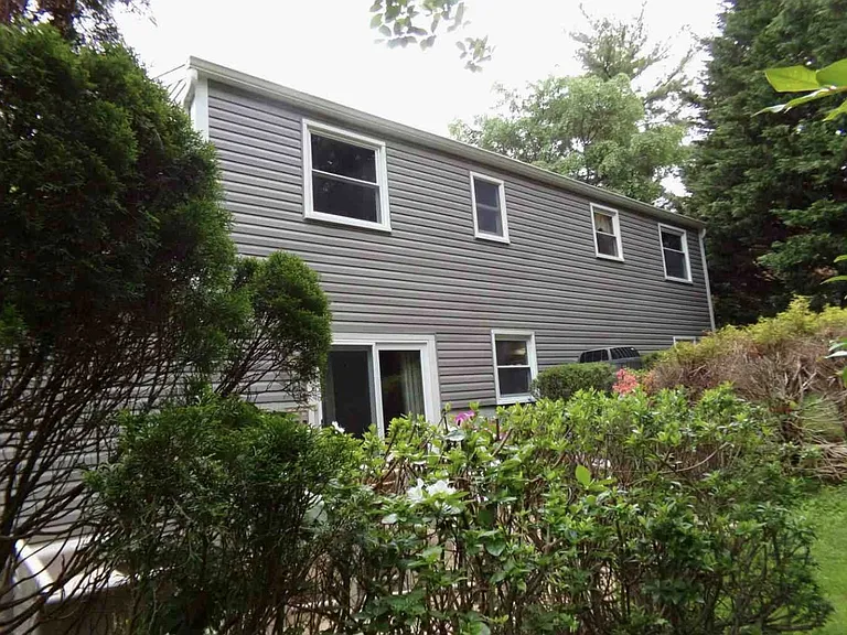 5435 The Bridle Path — Photo 2