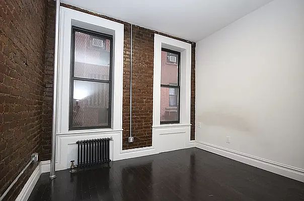 2nd image of 117 Mulberry St APT 2A