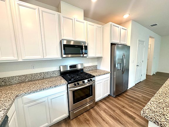 3rd image of 301 Welton Ct