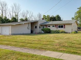 137 Blank Rd, Niagara Falls, NY 14304