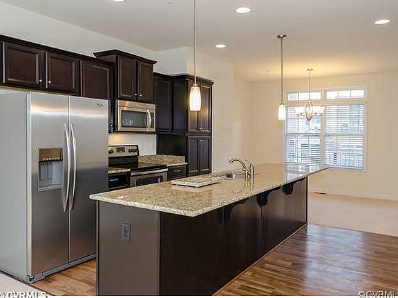 3rd image of 3909 Liesfeld Place 17a Gln