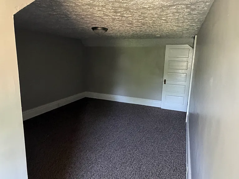 207 Glamorgan St NE — Photo 14