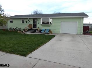 2385 Blackstone Rd, Gering, NE 69341