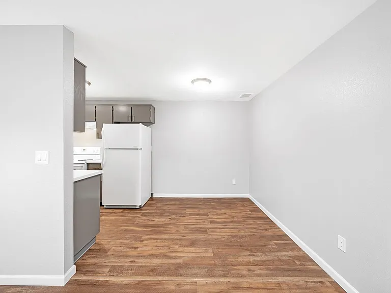 12150 SW Allen Blvd — Photo 10