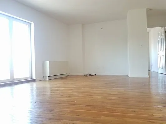 Rented by Bahar Management | media 9