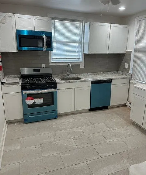 258 Rosemar St — Photo 1