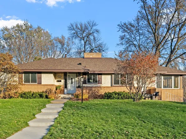 3201 Skycroft Dr, Saint Anthony, MN 55418