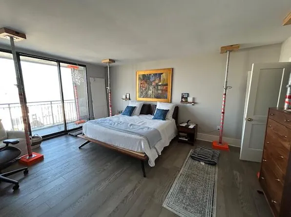 330 Concord St APT 14D, Charleston, SC 29401