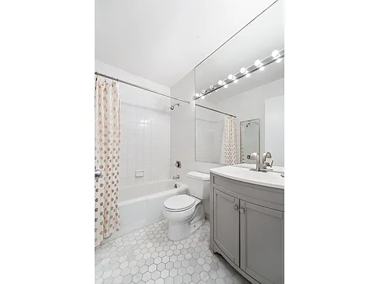 Rented by Douglas Elliman | media 21