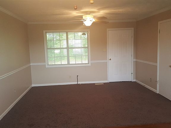 3rd image of 148 Thomas Ln