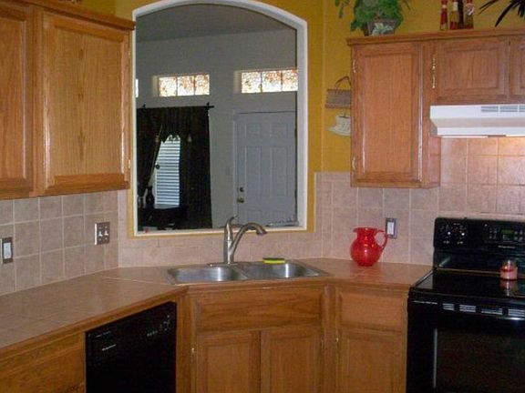 4th image of 2206 Alice Ln