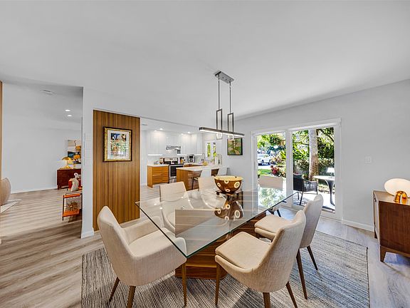 4th image of 3651 Oaks Clubhouse Drive #P11