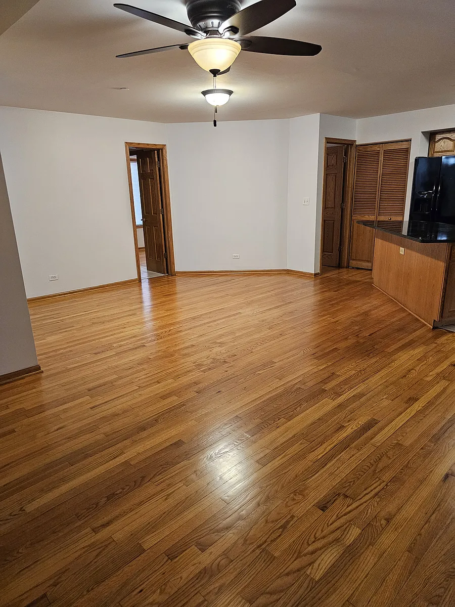 Dining area - 407 S Oak Park Ave #D