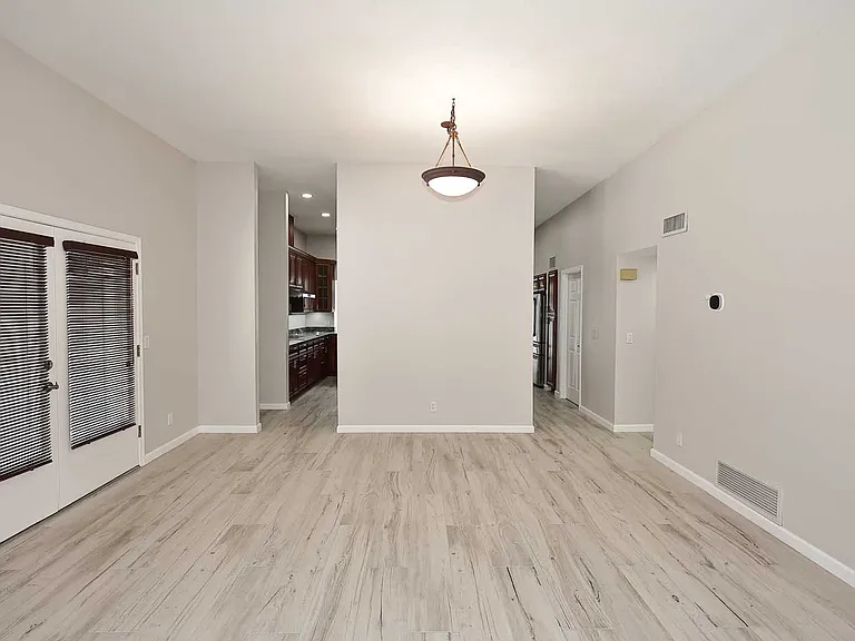 1627 E Redfield Rd — Photo 8