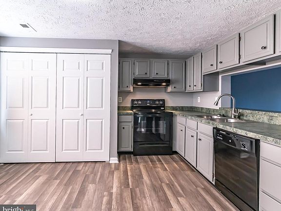 4th image of 7184 Glenmeadow Ct