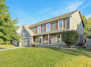 302 Wyndham Dr, Lansing, KS 66043